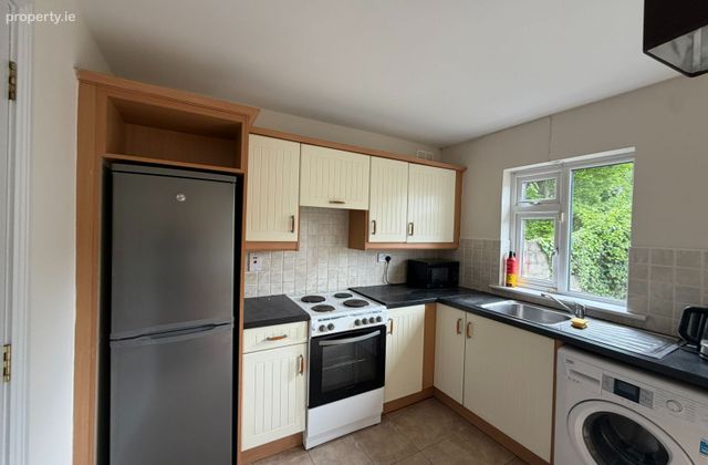 1a The Court, Mulhuddart Wood, Damastown, Co. Dublin - Click to view photos