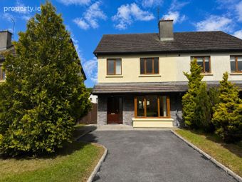 33 The Maples, Ballyhaunis, Co. Mayo