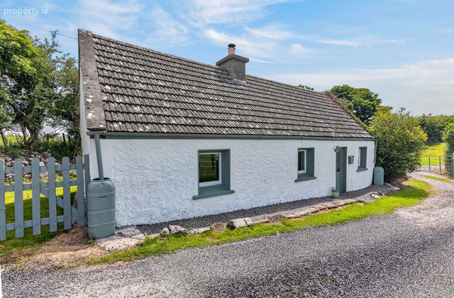 Cairn View Cottage, Knocknarea, Strandhill, Co. Sligo, Strandhill, Co. Sligo - Click to view photos
