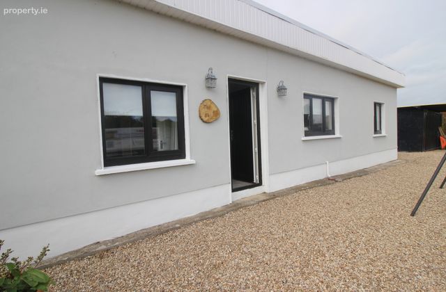 Apt Newtown Donore, Caragh, Naas, Co. Kildare, Carragh, Co. Kildare - Click to view photos