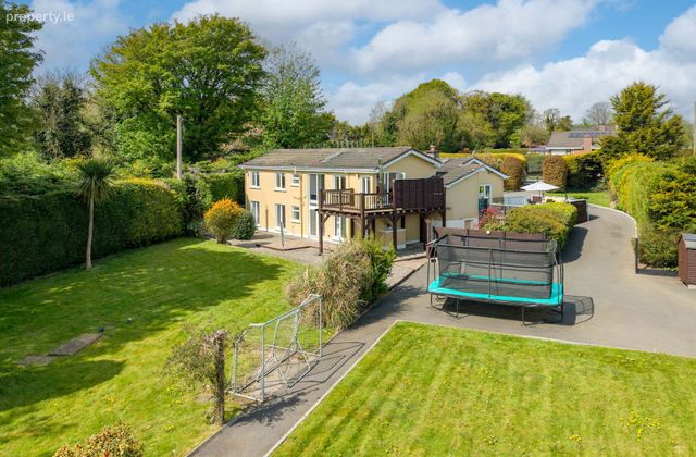 Elgin Lodge, Crosscoolharbour, Blessington, Co. Wicklow - Click to view photos