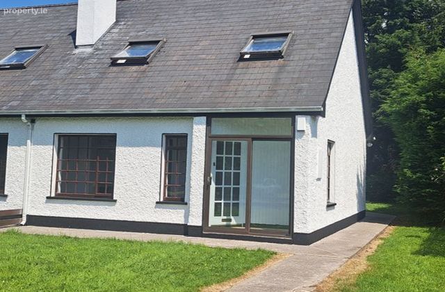 2 Woodlands Avenue, Dromahair, Co. Leitrim, Dromahair, Co. Leitrim - Click to view photos