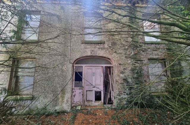 Derelict Georgian Dwelling, Clontibret, Co. Monaghan - Click to view photos