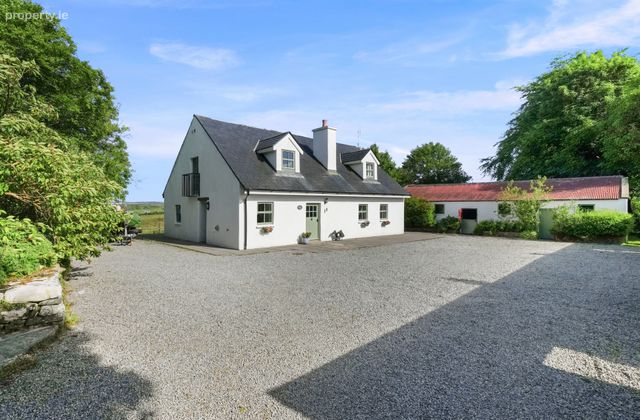Hilltop, Tullanacorra, Swinford, Co Mayo, Swinford, Co. Mayo - Click to view photos