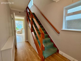31 Vale View Close, Dublin 18, Foxrock, Dublin 18 - Image 2