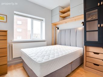 63 Oak House, Mespil Estate, Dublin 4 - Image 5