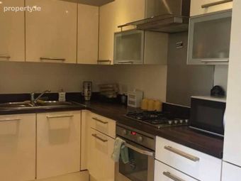 (cozy Room From 18th June Till 25th August Juliet Square, Saint Edmunds Park, Lucan (Shared apartment ), Dublin 20 - Image 5