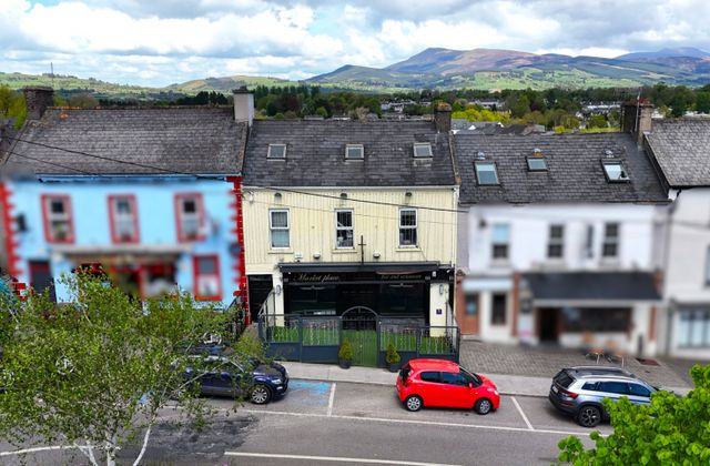 18/19 New Square, Mitchelstown, Co. Cork, Mitchelstown, Co. Cork - Click to view photos