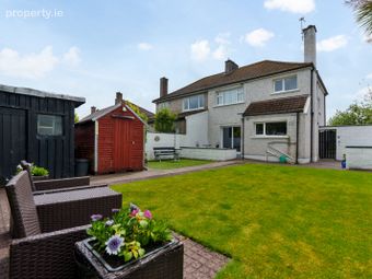 15 Ardmanning Lawn, The Lough, Co. Cork - Image 2