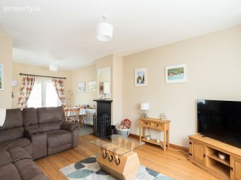 2 Grove Mews, Colla Road, Schull, Co. Cork - Image 4