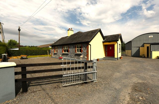 Kilcoke, Ballybrophy, Donaghmore, Co. Laois - Click to view photos
