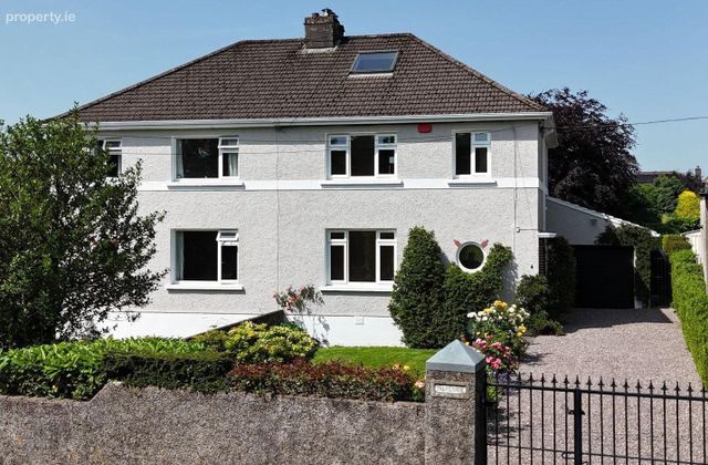 Falklands, 4 Lake Lawn, Ballinlough, Co. Cork - Click to view photos