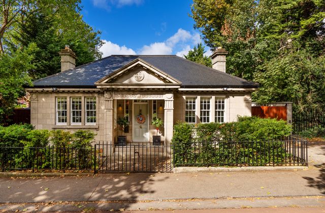 St Marys Gate Lodge, 5b Griffith Avenue, Drumcondra, Dublin 9, Drumcondra, Dublin 9 - Click to view photos