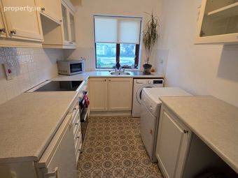 2 Bed Monkstown Apartment, Monkstown, Co. Dublin - Image 4