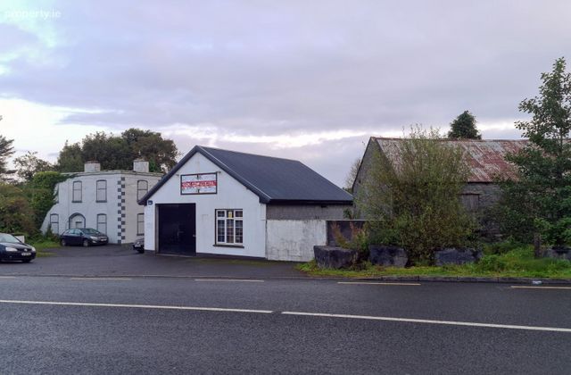 Ballagh St., Charlestown, Co. Mayo - Click to view photos