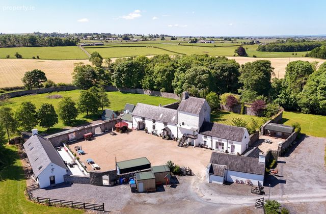 Whispering Willow, Brooklodge Demesne, Ballyglunin, Co. Galway, Ardnasodan, Co. Galway - Click to view photos