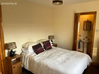 12 Canon Hayes Park, Tipperary, Co. Tipperary, Tipperary Town, Co. Tipperary - Image 2