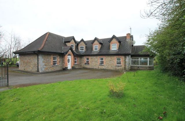 Riverstown, Kilmessan, Navan, Co. Meath - Click to view photos