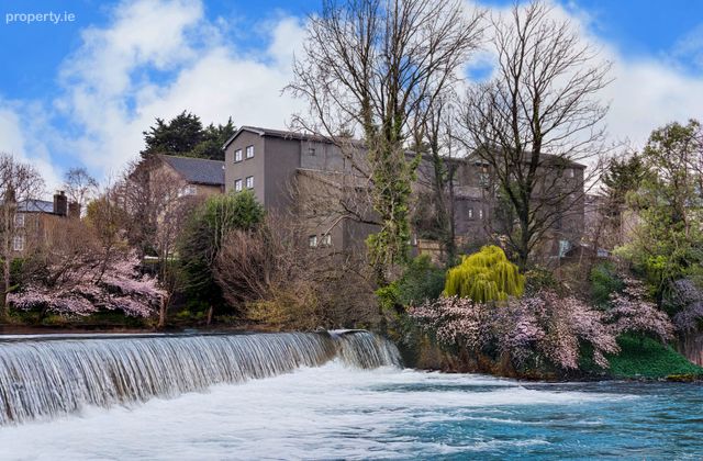 Apartment 10, Errigal House, Eglinton Court, Donnybrook, Dublin 4 - Click to view photos