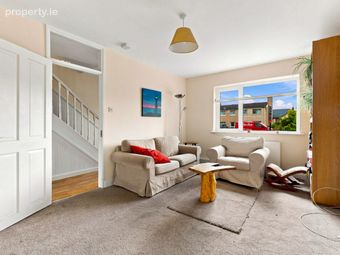 32 Hillview Estate, Ballinteer, Dublin 16 - Image 4