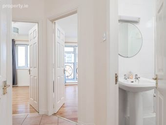 Apartment 25, Traders Wharf, Usher`s Quay, Dublin 8, Co. Dublin, Dublin 7 - Image 2