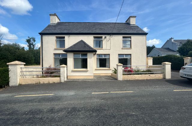 Annaghilymore, Headford, Killarney, Co. Kerry - Click to view photos