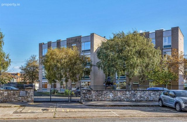Apartment 3, El Greco, Saint James's Court, D04 Ax62, Sandymount, Dublin 4 - Click to view photos