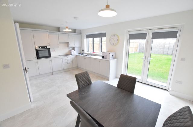 39 Carraig T&uacute;r, Model Farm Road, Raheen, Co. Cork - Click to view photos