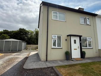 8 The Green, Clara, Clara, Co. Offaly - Image 2