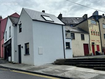 An Tigin Ban, The Square, Ennistymon, Co. Clare, Ennistymon, Co. Clare