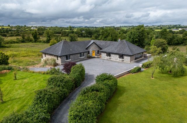 Carrowphadeen, Lecarrow, Co. Roscommon - Click to view photos