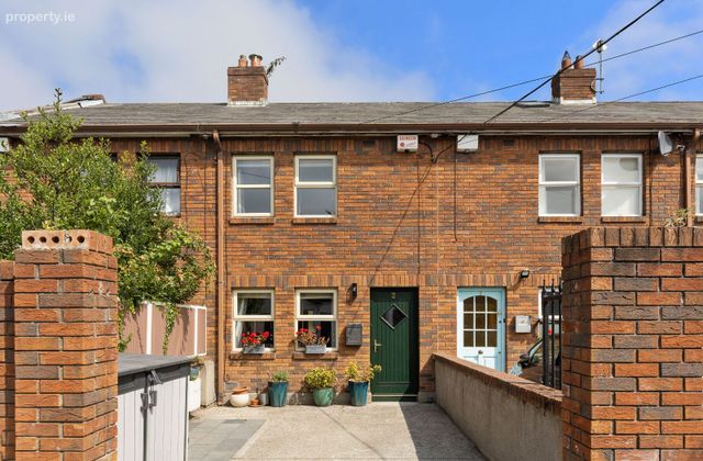 2 Walker's Court, Walker's Cottages, Ranelagh, Dublin 6 - Click to view photos
