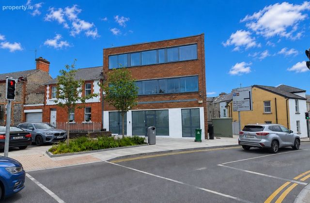 Elliott House, Saint Mary's Square, Athlone, Co. Westmeath - Click to view photos
