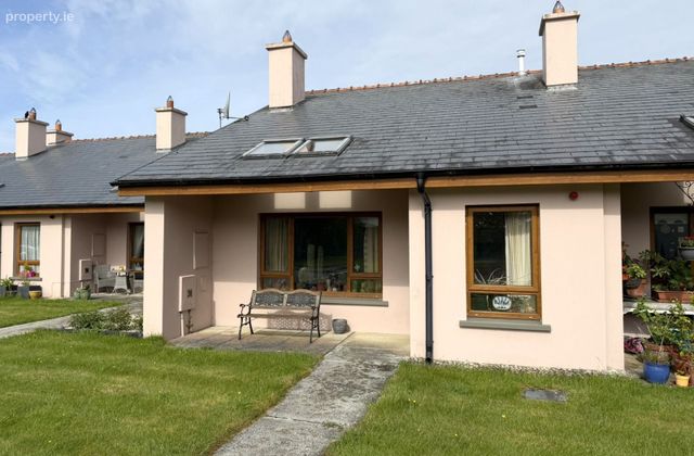 24 Skibbereen Retirement Village, Baltimore Road, Skibbereen, Co. Cork - Click to view photos