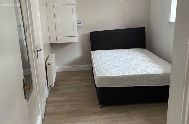 Apartment 8, Georges Court, Dublin 2 - Click to view photos
