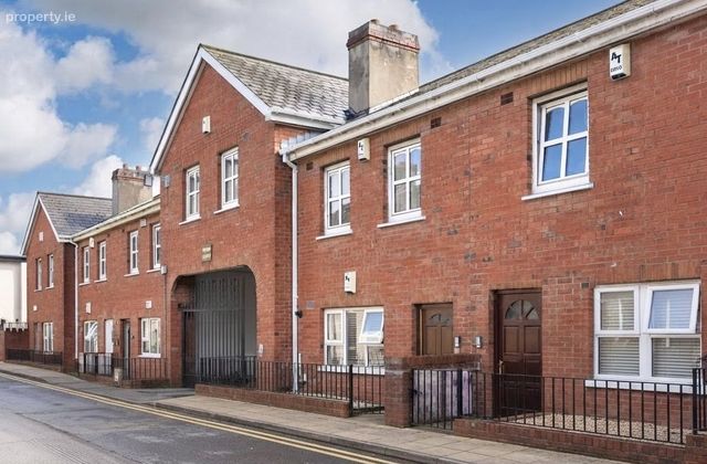 7 Viking Court, Meath Place, The Coombe, Dublin 8 - Click to view photos