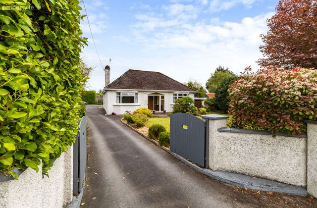 The Willows, Carhoo, Rathpeacon, Co. Cork - Click to view photos