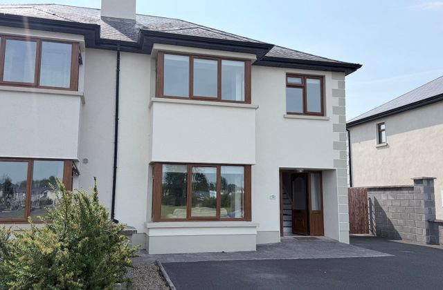 30 Cluain Doire, Newtownforbes, Co. Longford, Newtownforbes, Co. Longford - Click to view photos