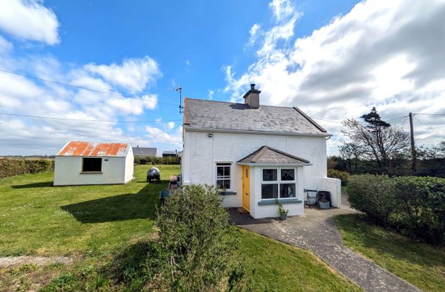 Whitty's Cottage, Whittyshill, Wellingtonbridge, Co. Wexford - Click to view photos