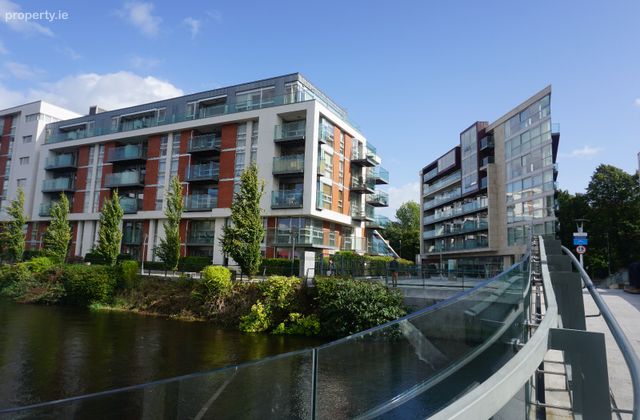Lancaster Gate, Western Road, Western Road, Co. Cork - Click to view photos