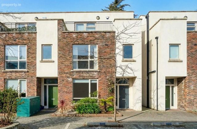 9 Grangeabbey, Monkstown, Co. Dublin - Click to view photos