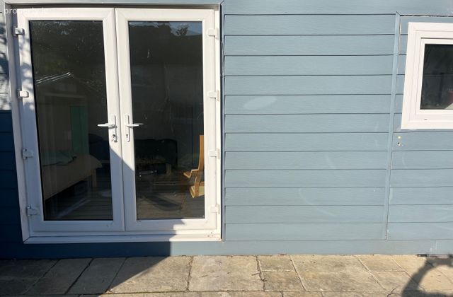 17 Wade's Avenue, Dublin 5, Raheny, Dublin 5 - Click to view photos