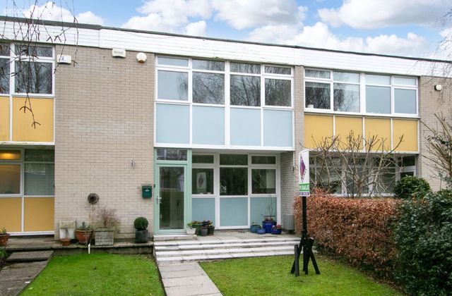 16 The Laurels, Terenure Road West, Terenure, Dublin 6w - Click to view photos