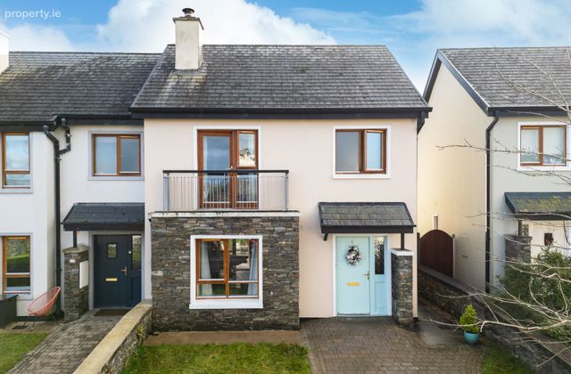 18 Cois Cuain, Courtmacsherry, Butlerstown, Co. Cork - Click to view photos