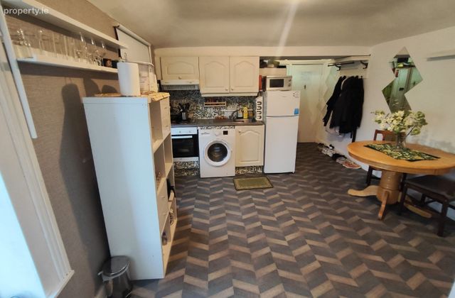Flat 8, 112 North Circular Road, Dublin 7, Stoneybatter, Dublin 7 - Click to view photos