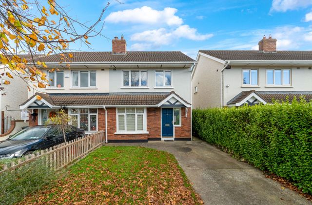 10 Glencairn Oaks, The Gallops, Leopardstown, Dublin 18 - Click to view photos
