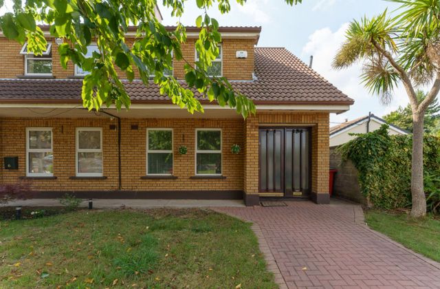 4 Grange Manor Road, Rathfarnham, Dublin 16 - Click to view photos