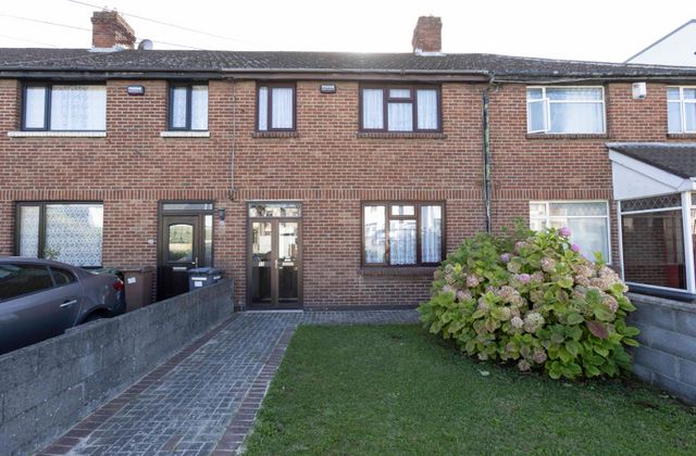 17 Walkinstown Road, Crumlin, Dublin 12 - Click to view photos