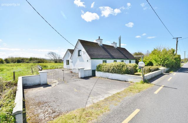 Shamrock House, Dunferris, Lisselton, Ballybunion, Co. Kerry - Click to view photos