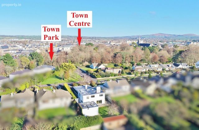 9 Castle Demesne, Tralee, Ballinahow, Co. Kerry - Click to view photos